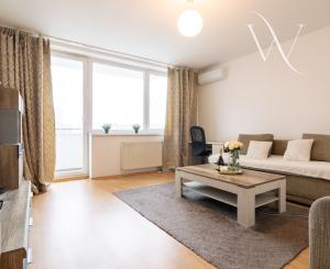 Na predaj velký 2 itbový byt v Bratislave -Petržalke , ul.Budatinska