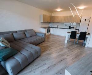 Na prenájom velký 2 izbový byt v proekte-TEHELNE POLE