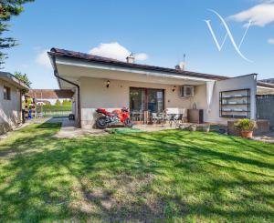 Štýlový rodinný dom vo vynikajúcej lokalite na predaj, Rovinka