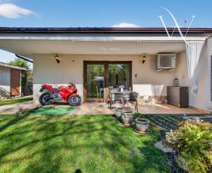 Štýlový rodinný dom vo vynikajúcej lokalite na predaj, Rovinka