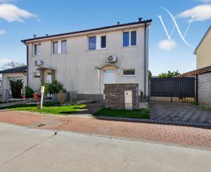 Moderný rodinný 4-izbový dom v Sládkovičove na predaj, časť Zátišie