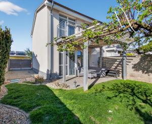 Moderný rodinný 4-izbový dom v Sládkovičove na predaj, časť Zátišie