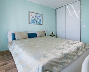 Na prenájom  velký  2 izbový byt v Bratislave v projekte -Slnečnice