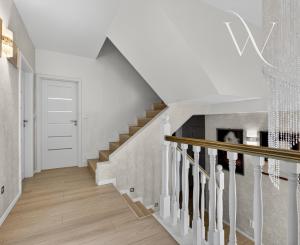 NA PREDAJ! 8 izbový dvojgeneračný poschodový rodinný dom v Tomášove