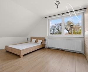 NA PREDAJ! 8 izbový dvojgeneračný poschodový rodinný dom v Tomášove