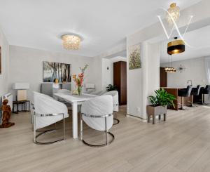 NA PREDAJ! 8 izbový dvojgeneračný poschodový rodinný dom v Tomášove