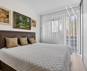 NA PREDAJ! 8 izbový dvojgeneračný poschodový rodinný dom v Tomášove