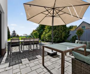 NA PREDAJ! 8 izbový dvojgeneračný poschodový rodinný dom v Tomášove