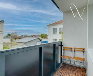 HRUBÁ BORŠA, OKR. SENEC - NA PREDAJ 4 izbový byt s vlastným kúrením a garážou.