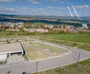 Na predaj stavebný pozemok s projektom – Zvolen Sarvaška