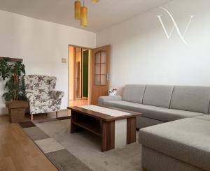 Na predaj 2,5-izbový byt s balkónom a záhradkou - Záriečie