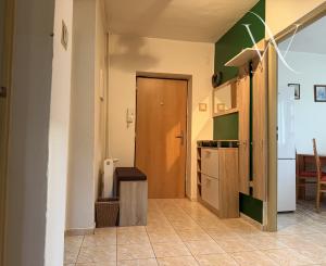 Na predaj 2,5-izbový byt s balkónom a záhradkou - Záriečie
