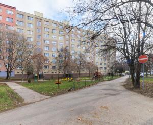 Príjemný 3-izbový byt vo výbornej lokalite na predaj – Svätoplukova ulica, Senec