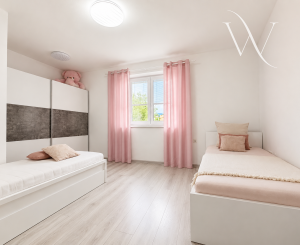 3-izbový mezonet s terasou, balkónom, šatníkom a 2 kúpeľňami - KNM