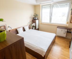 Na predaj 4 izbový byt v Dubravke-Landauova ulica