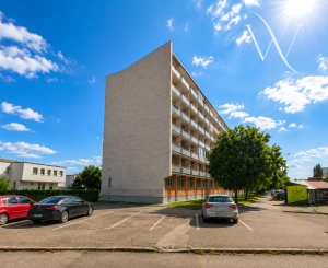 Svetlý 1,5-izbový byt s 2 loggiami a murovanou pivnicou | Riazanská | Nové Mesto