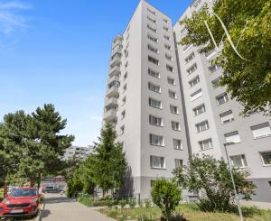 NA PREDAJ! 3 izbový zrekonštruovaný byt v Devínskej Novej Vsi