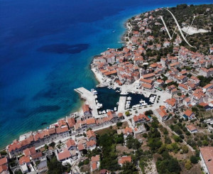 Dom v prvej línii pri mori-Chorvátsko , ostrov Prvič, Vodice