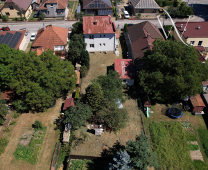 Prerobený rodinný dom s garážou a priestranným pozemkom v Turanoch