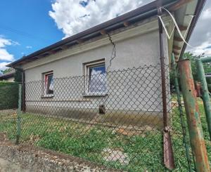 Na predaj starší rodinný dom v obci Pribeta