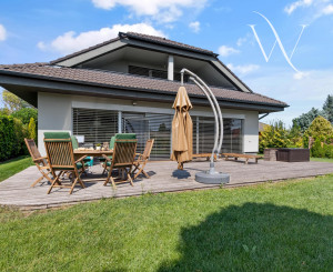 NA PREDAJ! 5-izbový rodinný dom s garážou, veľkým pozemkom a nadštandardným vybavením – Senec, Mlynský Klin