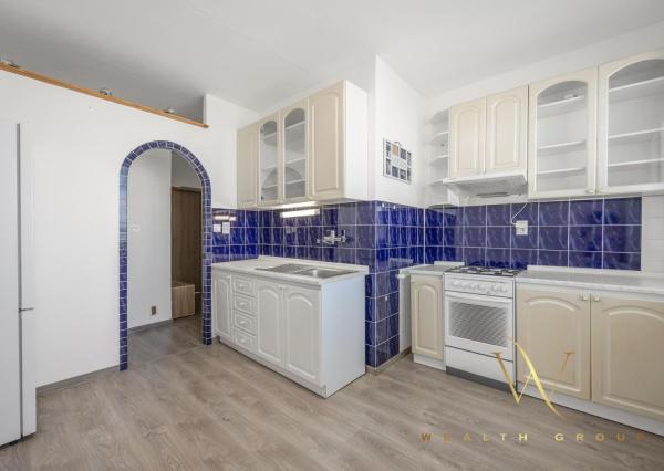 PREDANÝ - Wealth Group ponúka exkluzívne na predaj 3-izbový byt v Senci na Sokolskej ul. v Senci - CENTRUM