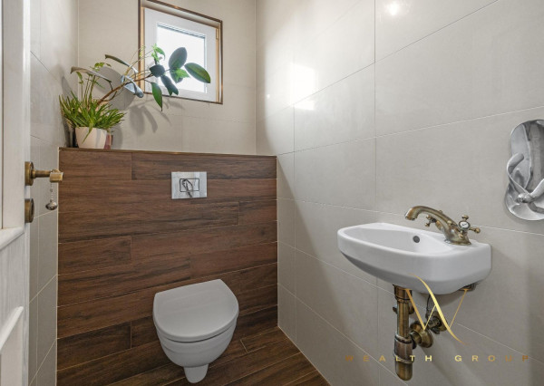 Wealth Group ponúka exkluzívne na predaj rodinný dom s krásnym veľkým a upraveným pozemkom