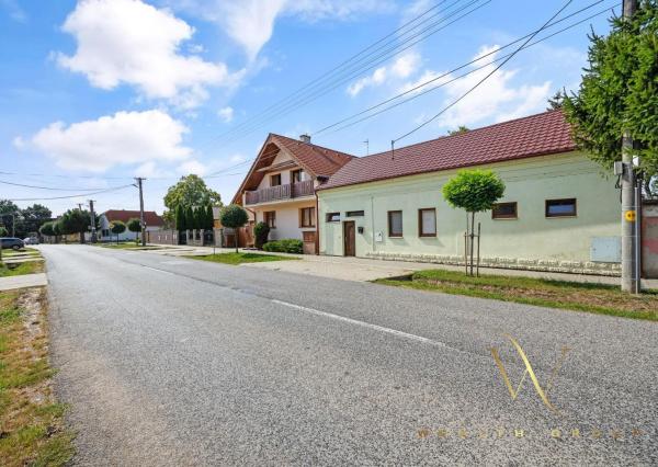 Na predaj 4 - izbový rodinný dom s rozľahlým pozemkom v obci Vlčkovce
