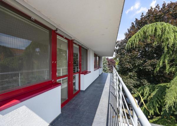 • VIDEO •  5 izbový luxusný rodinný dom v Senci na predaj, s bazénom a v centre mesta