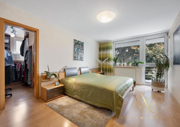 • VIDEO •  5 izbový luxusný rodinný dom v Senci na predaj, s bazénom a v centre mesta