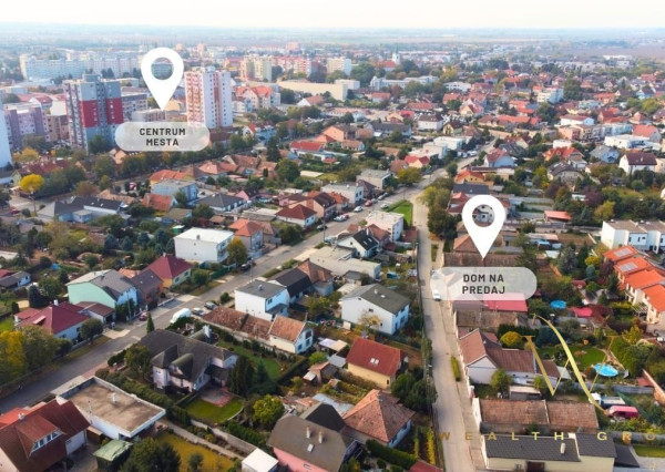 REZERVOVANÉ Pozemok so starším rodinným domom priamo v centre mesta Senec na predaj