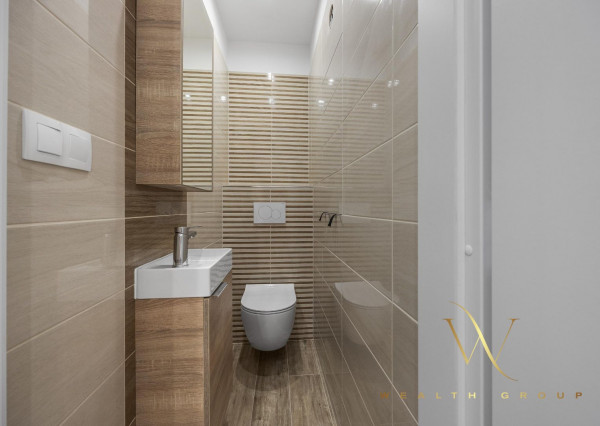 Priestranný veľkometrážny 3-izbový byt po kompletnej rekonštrukcii na predaj, Vigľašská ulica-Petržalka