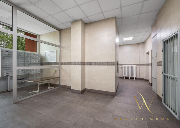 Priestranný veľkometrážny 3-izbový byt po kompletnej rekonštrukcii na predaj, Vigľašská ulica-Petržalka