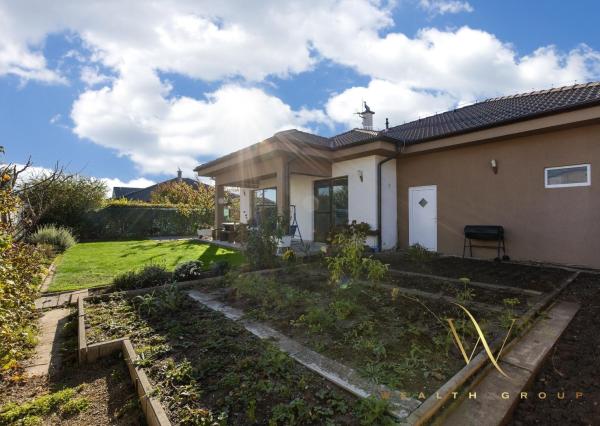 Senec, časť Malý Biel – na predaj nízkoenergetický, 4 izbový murovaný rodinný dom ul. Bazová