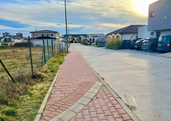 REZERVOVANÉ Stavebný pozemok v obľúbenej lokalite Nová Tehelňa Senec