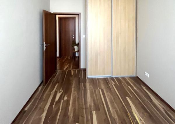 REZERVOVANÉ Na PREDAJ výborne dispozične riešený, tehlový 3 izbový byt, Koceľova, Slovenský Grob