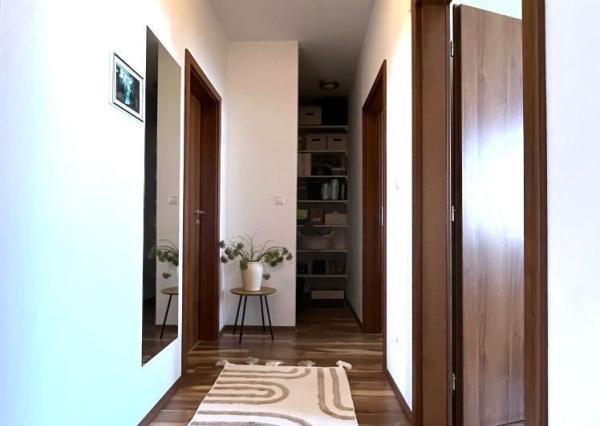 REZERVOVANÉ Na PREDAJ výborne dispozične riešený, tehlový 3 izbový byt, Koceľova, Slovenský Grob