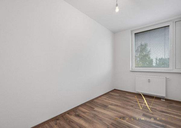 Priestranný veľkometrážny 3-izbový byt po kompletnej rekonštrukcii na predaj, Vigľašská ulica-Petržalka