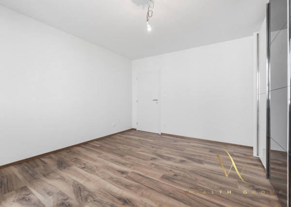 Priestranný veľkometrážny 3-izbový byt po kompletnej rekonštrukcii na predaj, Vigľašská ulica-Petržalka