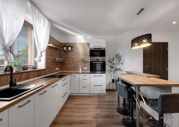 PREDANÝ - Wealth Group ponúka exkluzívne na predaj 5 izbový zariadený byt v meste Senec v tichom prostredí - ihneď voľný