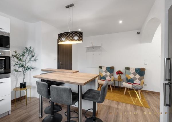 PREDANÝ - Wealth Group ponúka exkluzívne na predaj 5 izbový zariadený byt v meste Senec v tichom prostredí - ihneď voľný