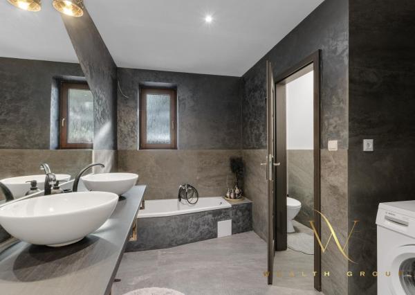 PREDANÝ - Wealth Group ponúka exkluzívne na predaj 5 izbový zariadený byt v meste Senec v tichom prostredí - ihneď voľný