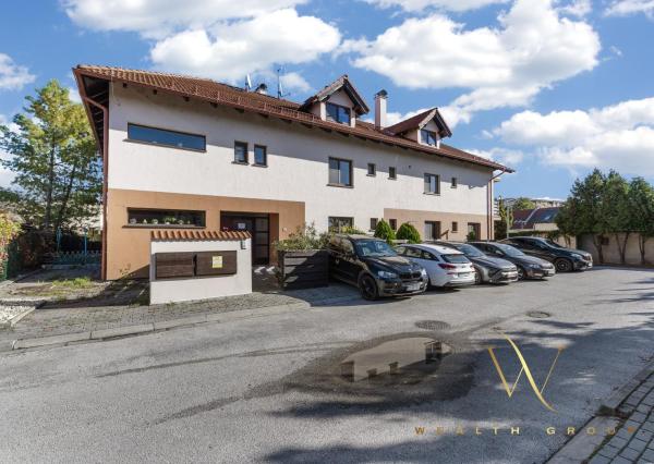 PREDANÝ - Wealth Group ponúka exkluzívne na predaj 5 izbový zariadený byt v meste Senec v tichom prostredí - ihneď voľný