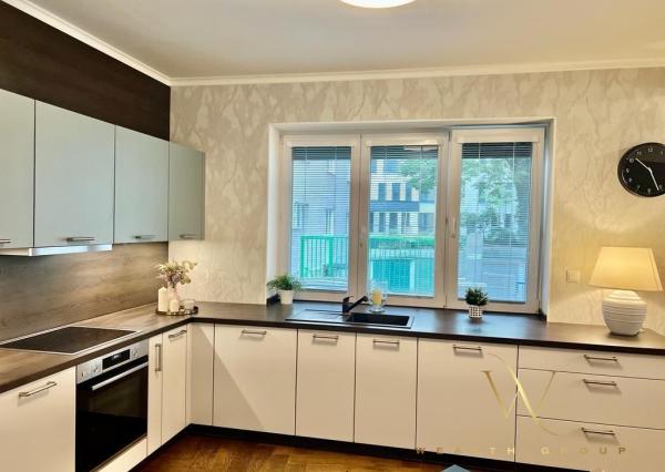 Na predaj  zrekonštruovaný  3 izbový byt, 2 kupelni  lokalita- Palisády