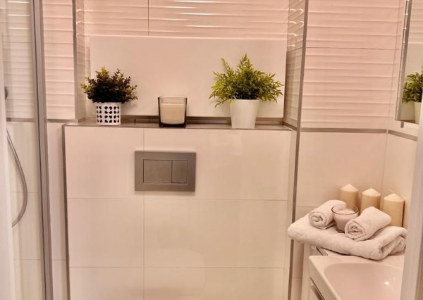 Na predaj  zrekonštruovaný  3 izbový byt, 2 kupelni  lokalita- Palisády