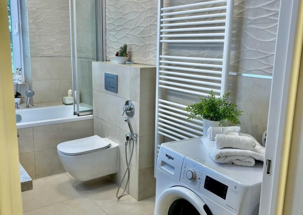 Na predaj  zrekonštruovaný  3 izbový byt, 2 kupelni  lokalita- Palisády