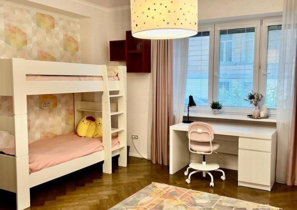 Na predaj  zrekonštruovaný  3 izbový byt, 2 kupelni  lokalita- Palisády