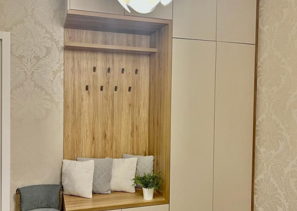 Na predaj  zrekonštruovaný  3 izbový byt, 2 kupelni  lokalita- Palisády