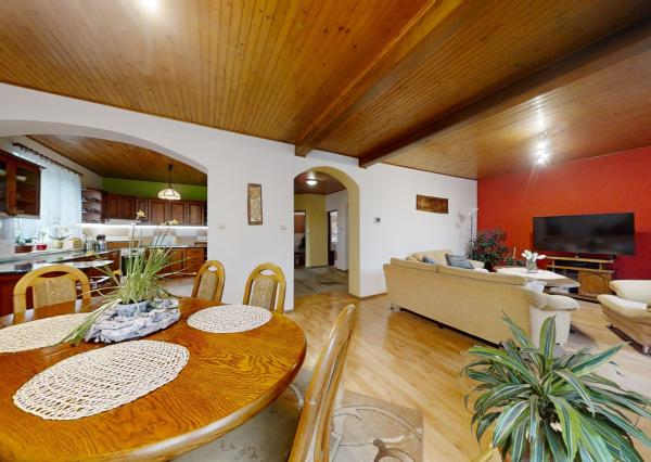 4 izbový rodinný dom v obci Konská na predaj, krásny výhľad, tiché prostredie len 3 km od Rajeckých Teplíc