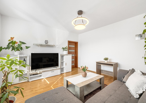 PREDANÝ - Wealth Group ponúka exkluzívne na predaj 3 - izbový byt v Bratislave v blízkosti Draždiaku a lesoparku, čiastočne zariadený s klimatizáciou